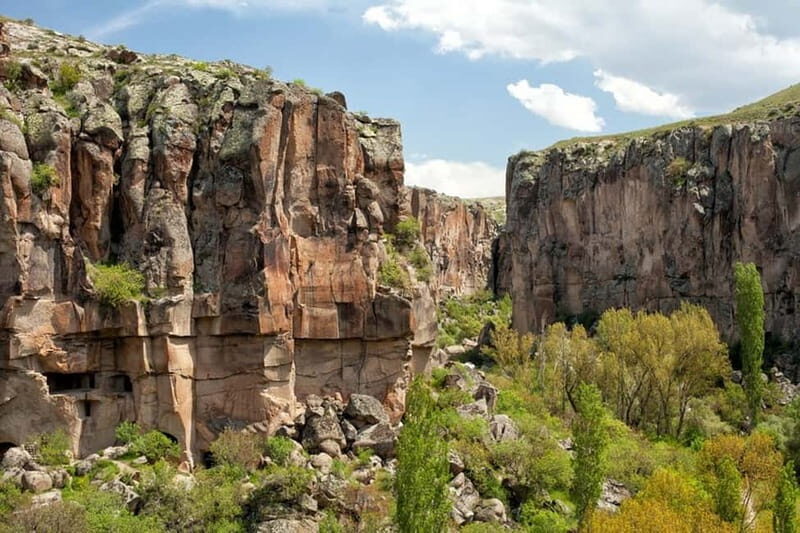 Cappadocia: Guided Green Tour with Lunch and Tickets - Hotel Pickup and a Smooth Start in Central Cappadocia