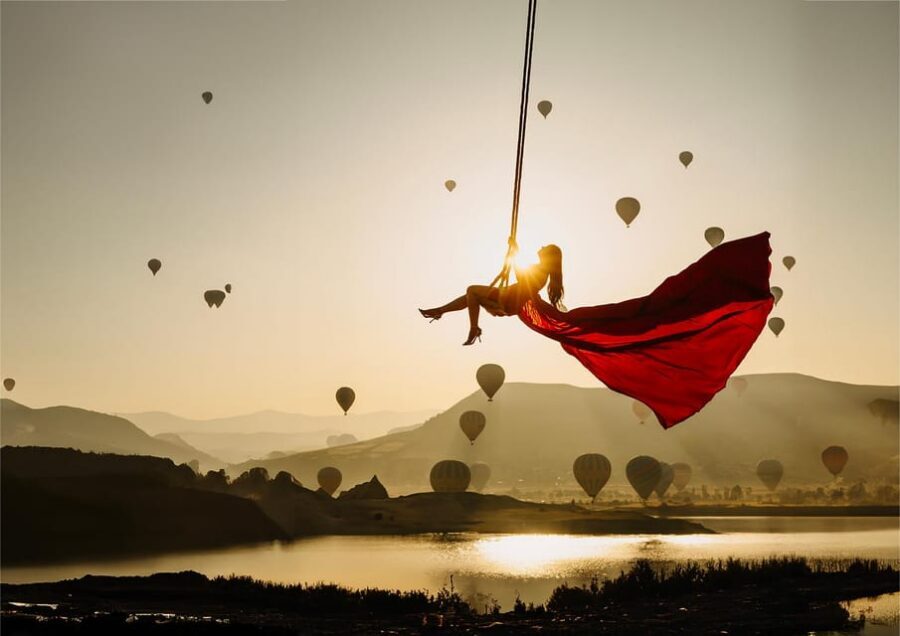 Cappadocia: Taking photo with Swing at hot air balloon view - The Deliverables: ~200 Photos, 10 Edits You Choose, Plus Reels