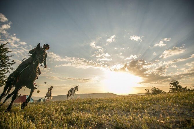 Horse Riding in Cappadocia in fairy chimeys - How the 2-Hour Plan Really Flows