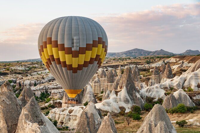 South Cappadocia Green Tour - Göreme Onyx + Pigeon Valley: crafts for context, then iconic rock forms
